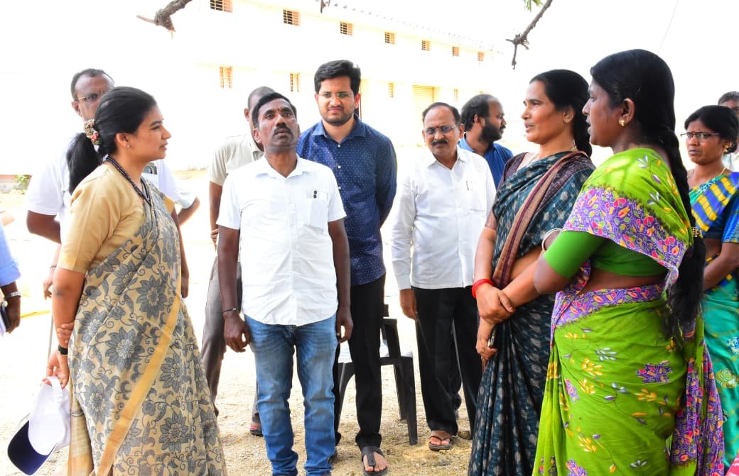 రైతులు సన్నరకం వడ్లు సాగు చేయాలి  జిల్లా కలెక్టర్ గరిమ అగ్రవాల్